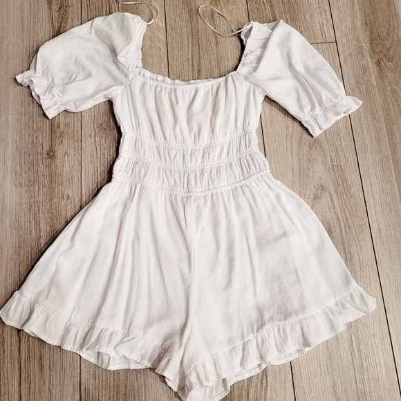 NWOT Francesca's Kimber Bridal Outdoorsy    Puff Sleeve Romper Small - Picture 9 of 11